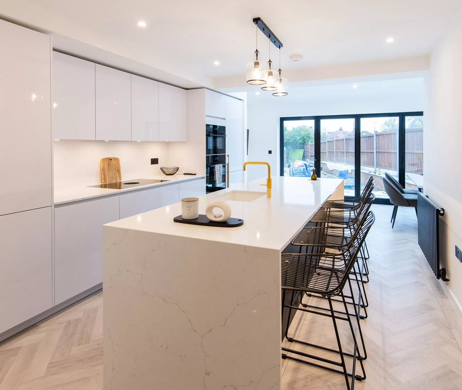 white modern kitchens