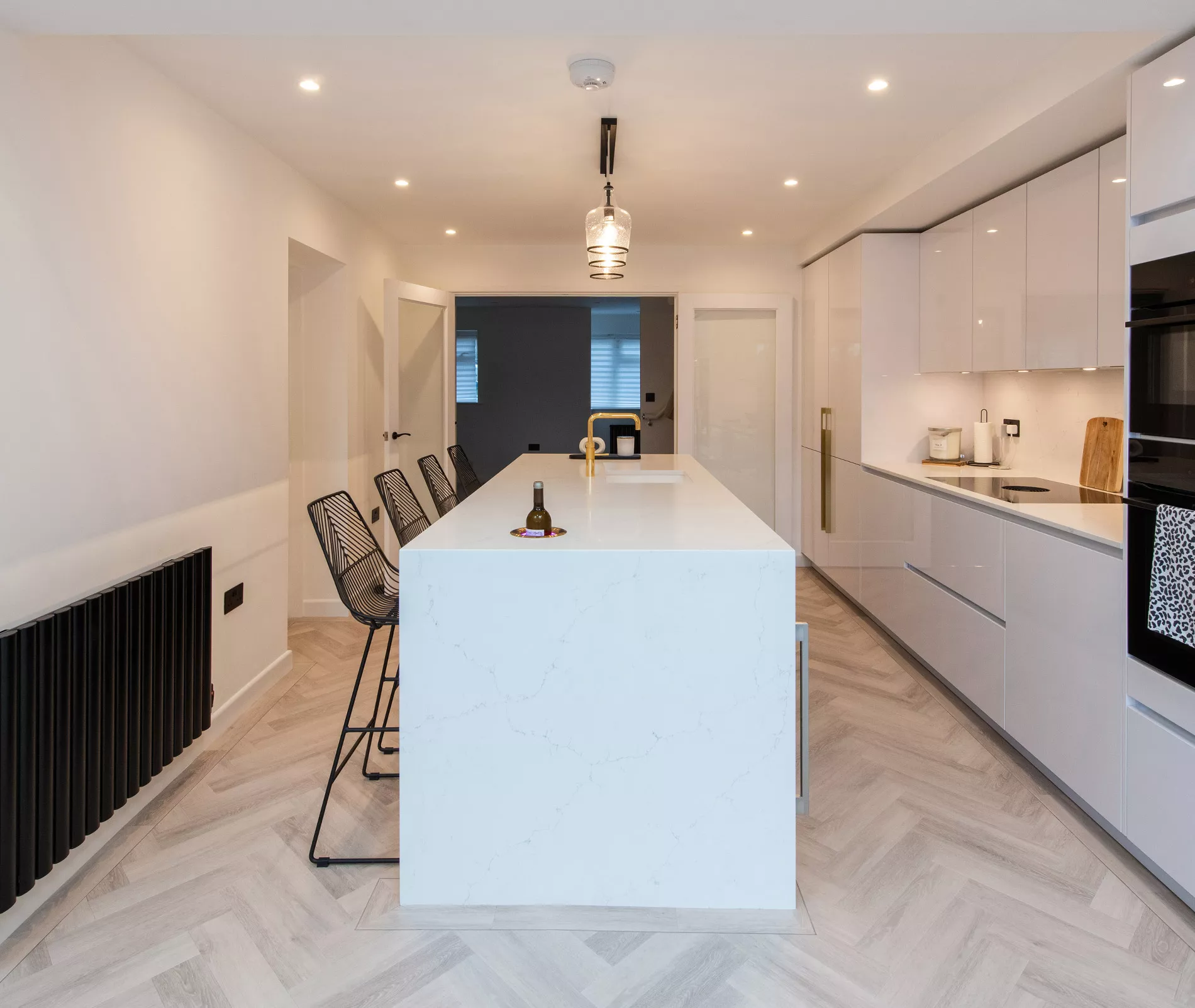 White modern kitchen design