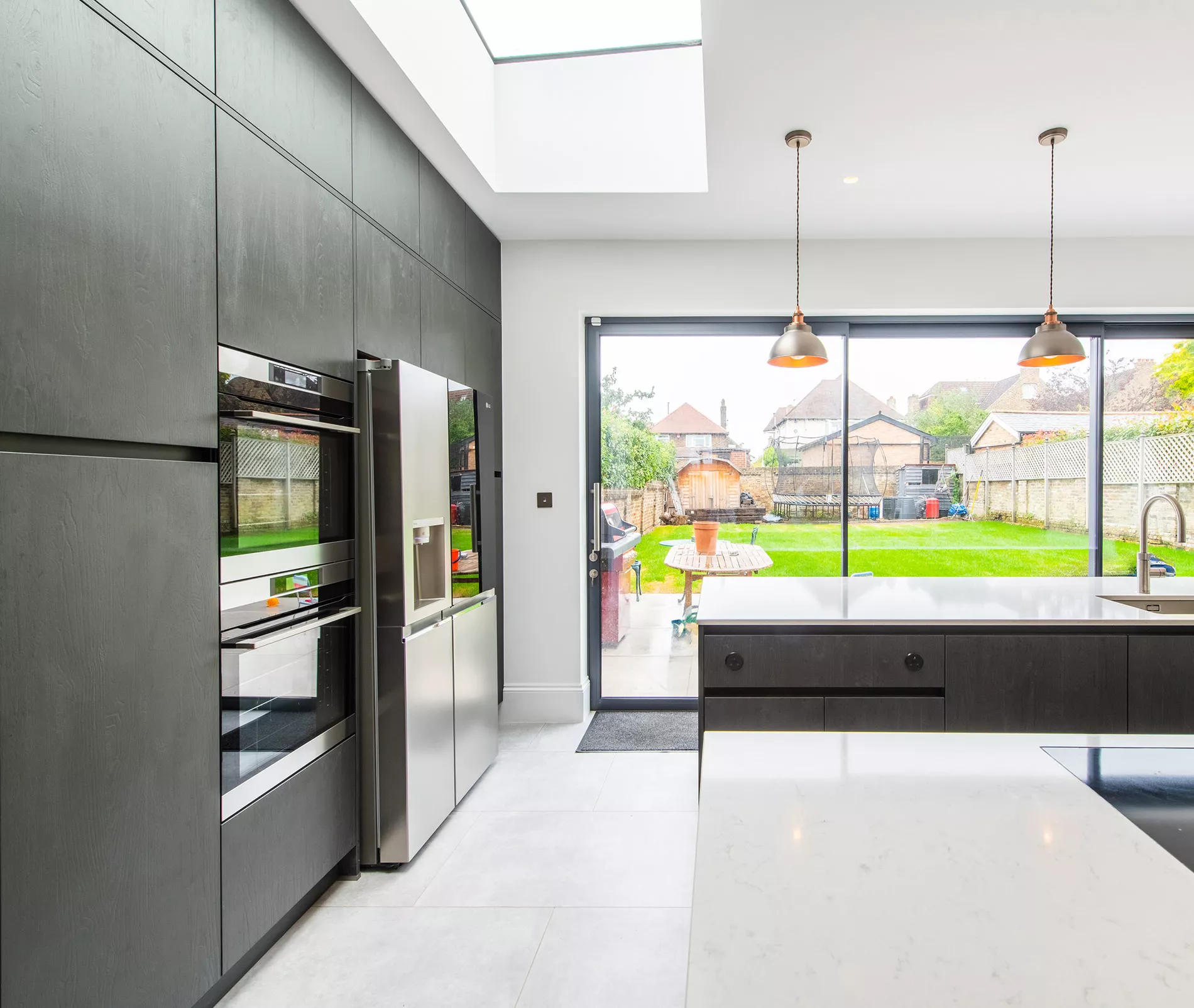 modern black and white kitchen