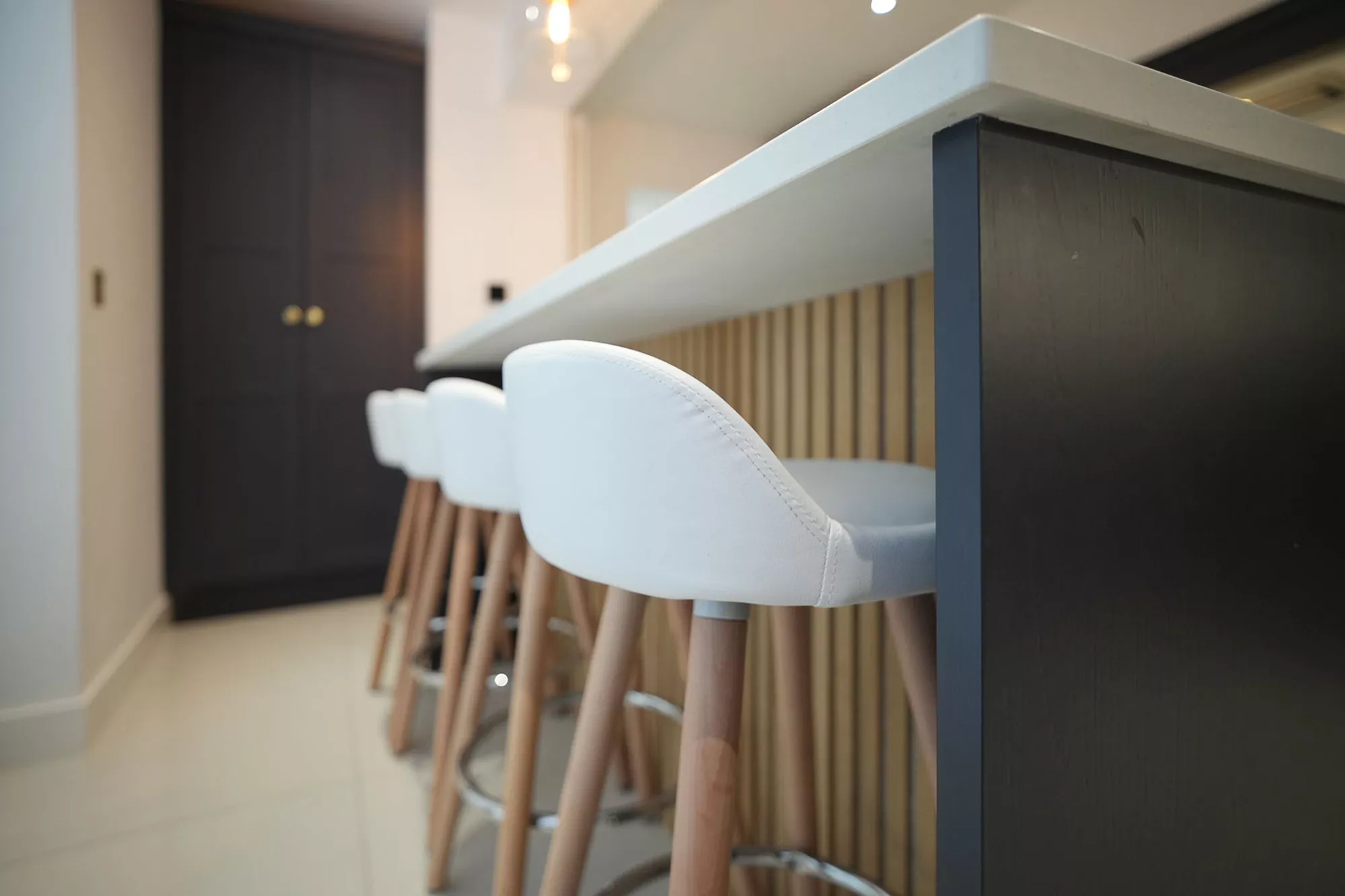 slatted kitchen island stools