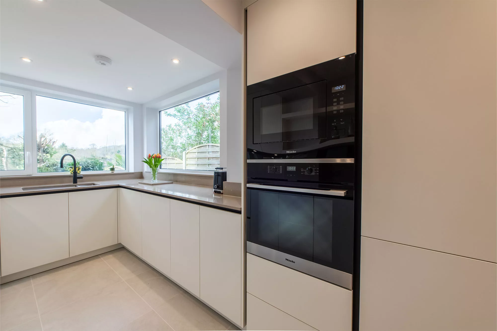 white kitchen design